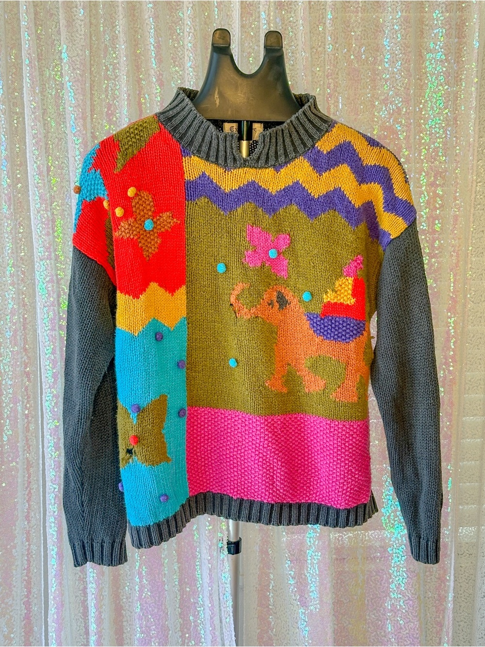 1990’s Colorblock Elephant Crewneck Sweater